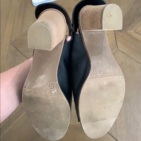 Heels! - Picture 3 of 3